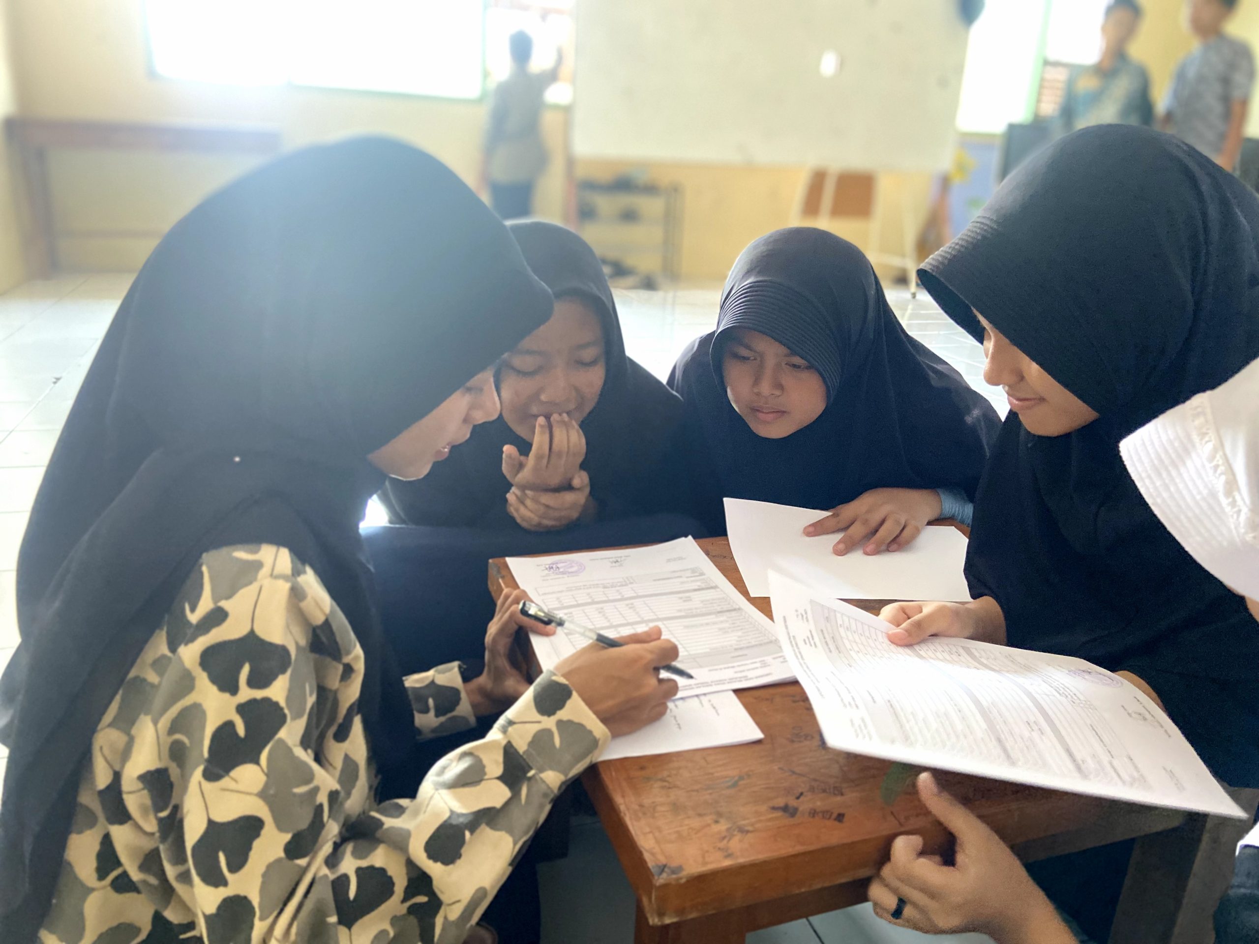 Pembagian Rapor Tengah Semester SMP & SMA Islam Terpadu Misykat Al Anwar